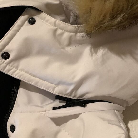 Guess winter coat M NWT - Picture 15 of 17